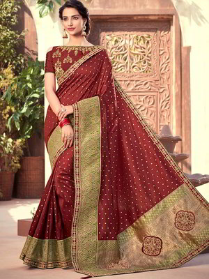 Жаккардовое и шёлковое индийское сари, украшенное вышивкой