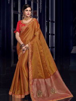 Оранжевое шёлковое индийское сари, украшенное вышивкой люрексом, скрученной шёлковой нитью со стразами