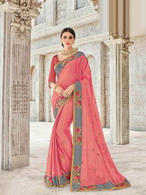 Персиковое индийское сари из шифона, украшенное вышивкой со стразами