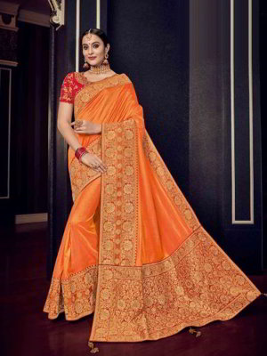 Оранжевое и золотое шёлковое и жаккардовое индийское сари со стразами