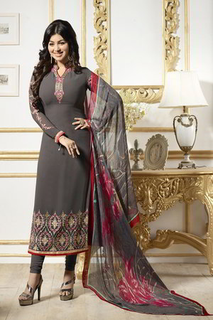 Индийское платье / костюм из креп-жоржета, с длинными рукавами, украшенное вышивкой