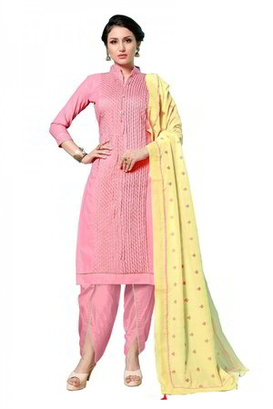 Розовое хлопковое платье / костюм, украшенное вышивкой