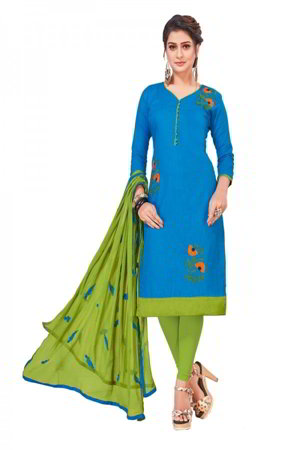 Голубое хлопковое платье / костюм, украшенное вышивкой