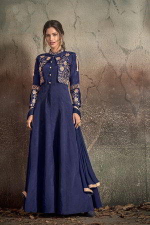 Синее шифоновое и шёлковое платье / костюм, украшенное вышивкой