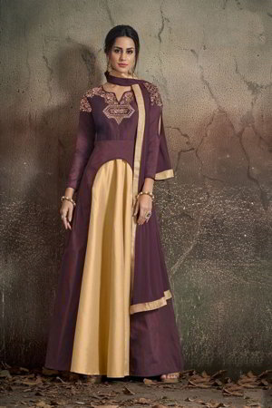 Двухцветное индийское платьев пол, с рукавами три четверти, украшенное вышивкой