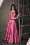*Розовое нарядное платье «в пол» / костюм из шёлкового атласа, украшенное вышивкой