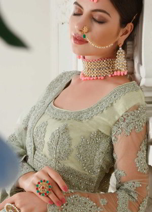 Мятно-зелёный индийский женский свадебный костюм лехенга (ленга) чоли из фатина, украшенный вышивкой