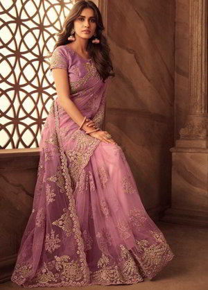 Розовое индийское сари из фатина, украшенное вышивкой