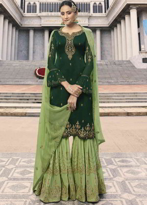 Зелёное платье / костюм из креп-жоржета и атласа, украшенное вышивкой