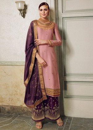 Фиолетовое и розовое платье / костюм из шёлкового атласа и жаккардовой ткани, украшенное вышивкой со стразами