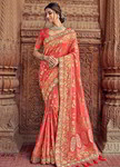 Коралловое красивое индийское сари, украшенное вышивкой с люрексом