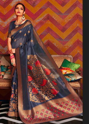 Тёмно-синее шёлковое индийское сари, украшенное вышивкой люрексом