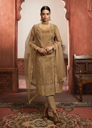 Бежевый индийский женский свадебный костюм лехенга (ленга) чоли из фатина, украшенный вышивкой