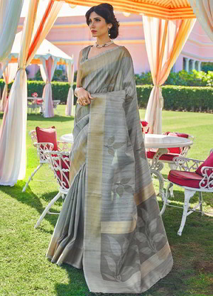 Серое жаккардовое и шёлковое индийское сари, украшенное вышивкой люрексом