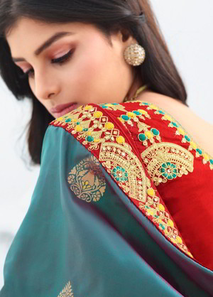 Бордовое, серое и синее индийское сари из жаккардовой ткани и шёлка, украшенное вышивкой