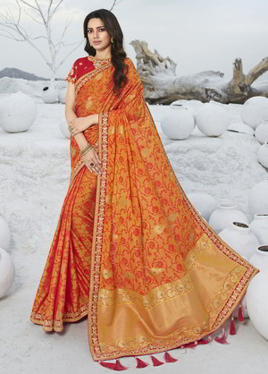 Бордовое и оранжевое жаккардовое и шёлковое индийское сари, украшенное вышивкой