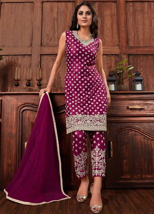 Пурпурное платье / костюм из фатина, украшенное вышивкой