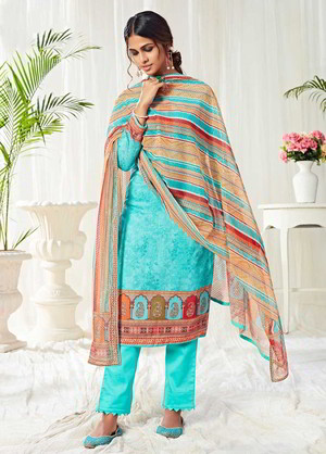 Голубое индийское платье / костюм, с длинными рукавами, украшенное вышивкой