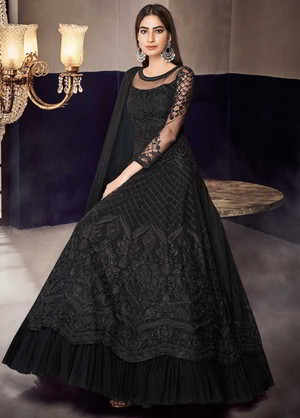 Чёрное вечернее длинное платье в пол из гипюра, с длинными прозрачными рукавами