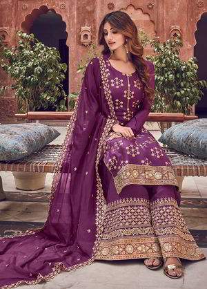 Фиолетовое жаккардовое платье / костюм, украшенное вышивкой