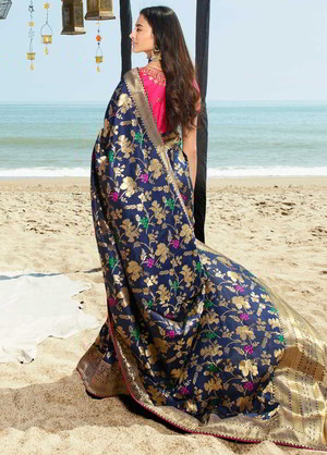 Тёмно-синее и цвета фуксии жаккардовое и шёлковое индийское сари, украшенное вышивкой люрексом