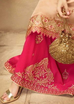 Персиковое и розовое платье / костюм из креп-жоржета и атласа, украшенное вышивкой