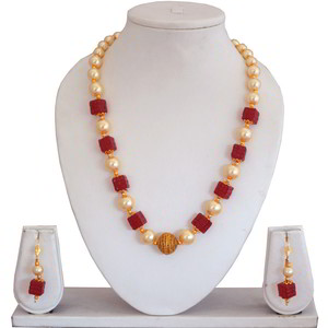 Молочный, цвета меди и золотой индийский кулон на шею из меди с перламутровыми бусинками