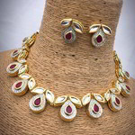 *Бордовое и золотое индийское украшение на шею со стразами, искусственными камнями