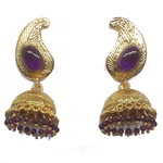 *Лиловые и золотые латунные индийские серьги с перламутровыми бусинками