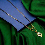 *Золотое индийское свадебное украшение (мангалсутра) со стразами