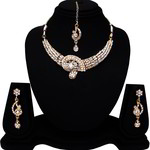 *Молочное и золотое индийское украшение на шею со стразами