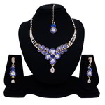 *Молочное и золотое индийское украшение на шею со стразами