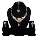 *Молочное и золотое индийское украшение на шею со стразами