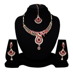 Молочное и золотое индийское украшение на шею со стразами