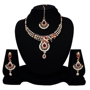 Разноцветное и золотое индийское украшение на шею со стразами