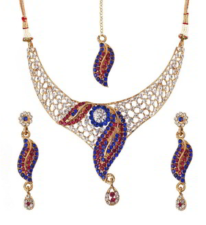 Разноцветное и золотое индийское украшение на шею со стразами