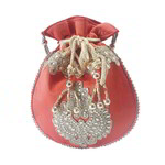 *Розовая сумочка-мешочек со стразами, бисером