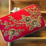 Красный индийский клатч, украшенный вышивкой с бисером и пайетками