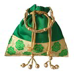 *Зелёная сумочка-мешочек из дизайнерского шёлка, украшенная вышивкой со стразами