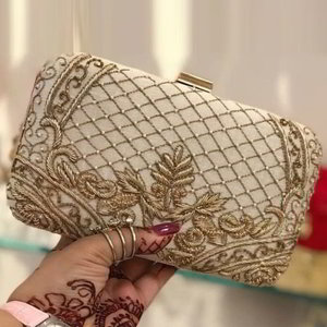 Бежевый женский клатч