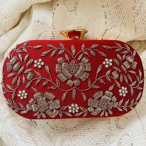 Красная женская индийская сумочка-футляр, украшенная вышивкой
