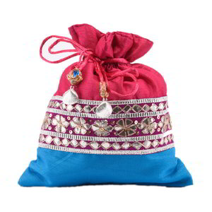 Разноцветная шёлковая сумочка-мешочек, украшенная вышивкой с аппликацией