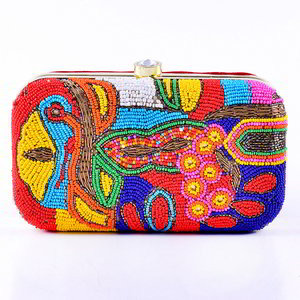 Разноцветная женская сумочка-клатч с бисером