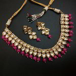 *Золотые и розовые индийское украшение на шею со стразами, искусственными камнями, бисером