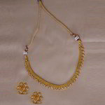 *Молочные, цвета меди и золотые индийское украшение на шею из меди со стразами