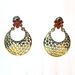 *Молочные и золотые индийские серьги из латуни со стразами