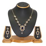 *Золотое и синее индийское украшение на шею со стразами