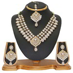 *Молочное и золотое индийское украшение на шею со стразами