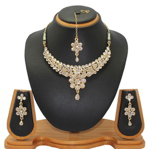 Молочное и золотое индийское украшение на шею со стразами, искусственными камнями