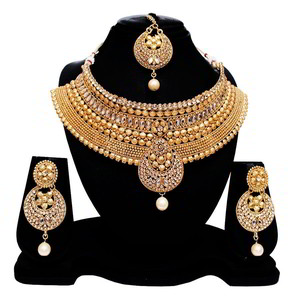 Молочное и золотое индийское украшение на шею со стразами